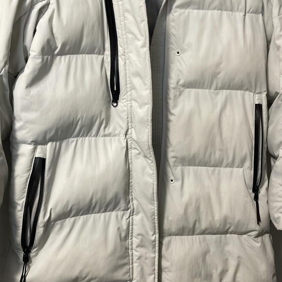 Helly Hansen winter down jacket Like New ! - Picture 6 of 6